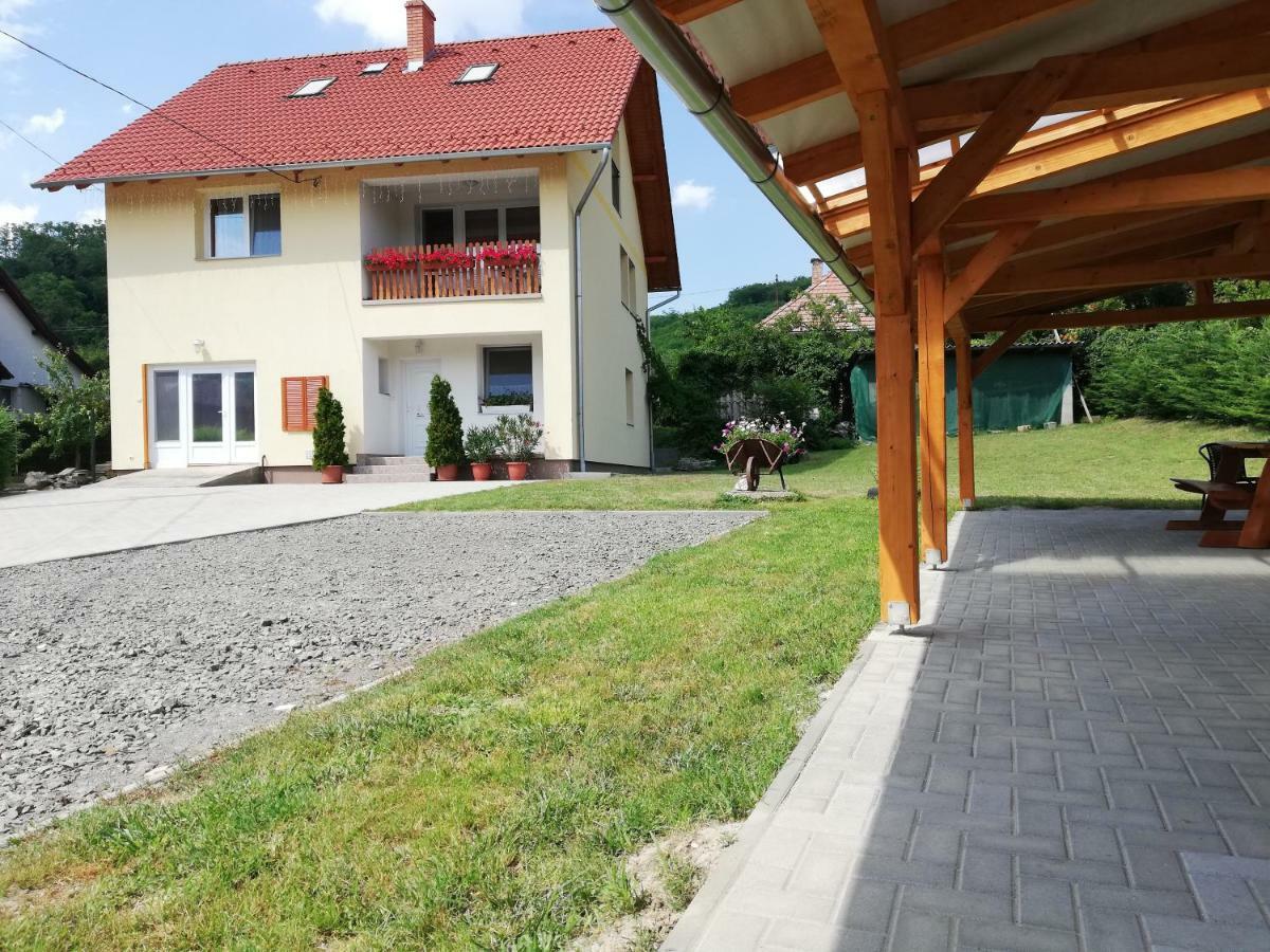 Hotel Lotuszvirag Vendeghaz Szekszárd Exterior foto