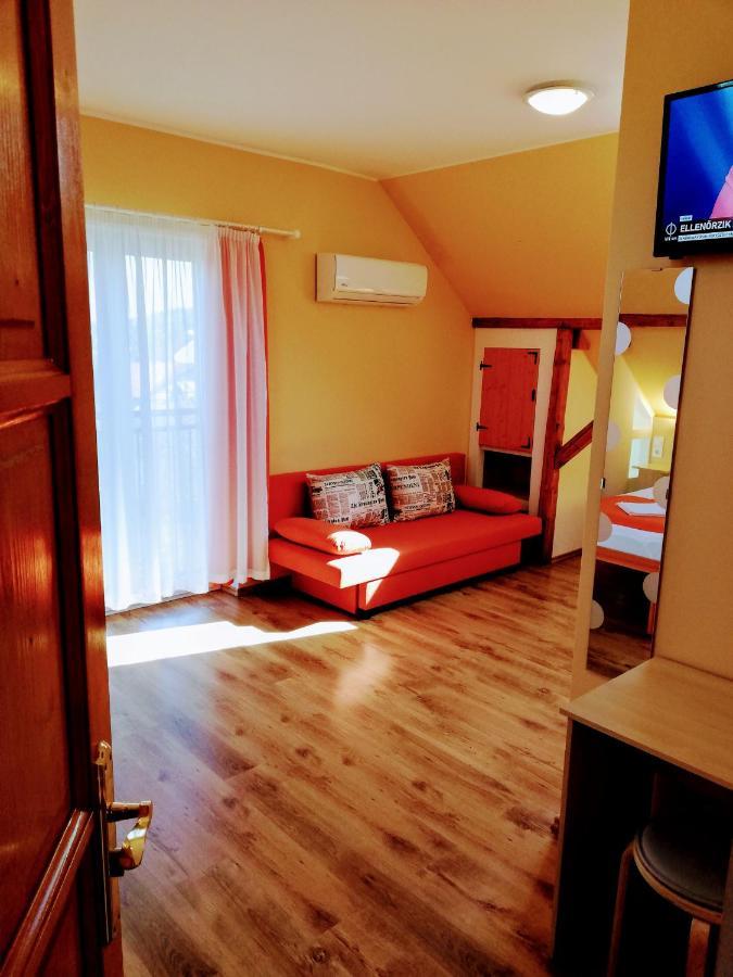 Hotel Lotuszvirag Vendeghaz Szekszárd Exterior foto